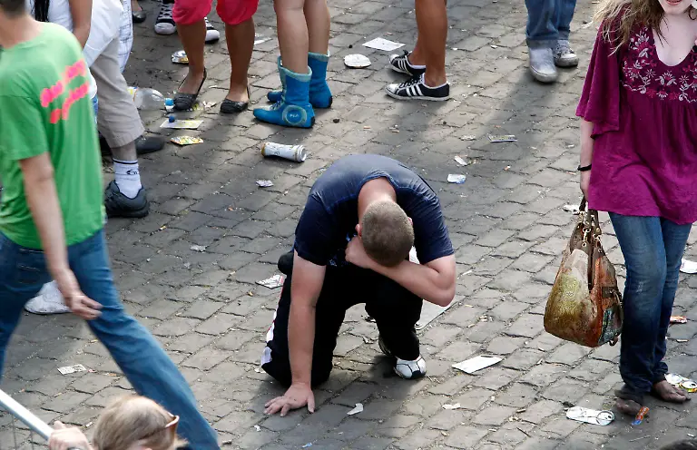 DEU-NRW-Loveparade-2010-DUS139-jpg8508619139777652006