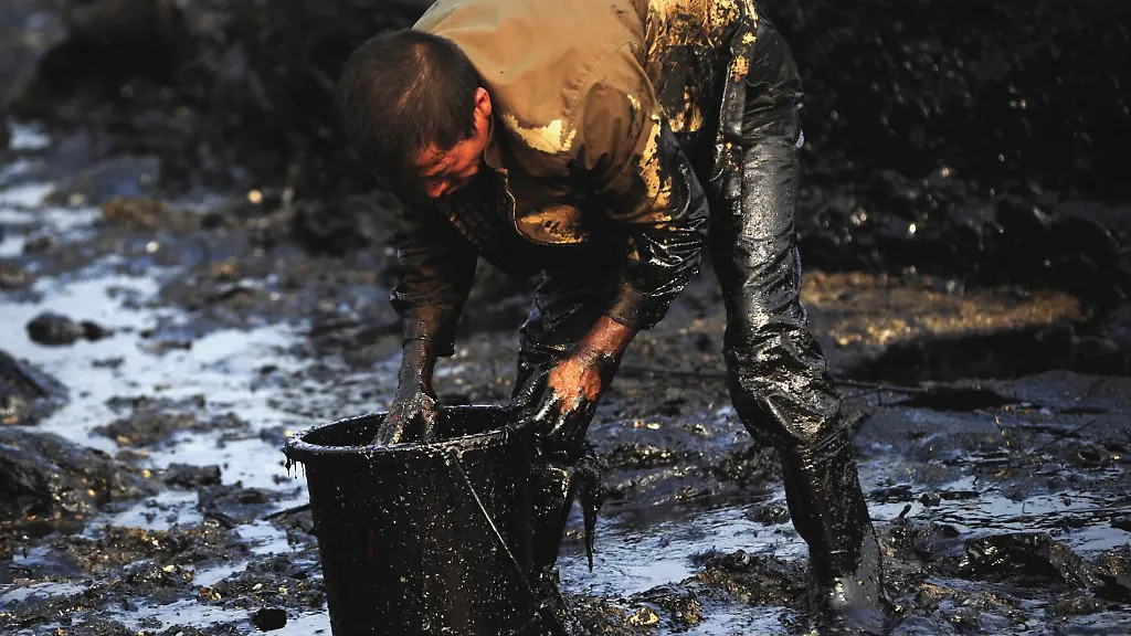 China-Pipeline-Explosion-XAW802-jpg1457177607457389465