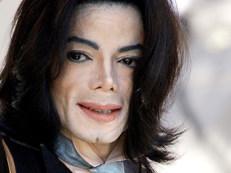Die Plattenläden vermelden sensationelle Zahlen. Der King of Pop bricht nach seinem Ableben alle Rekorde.
