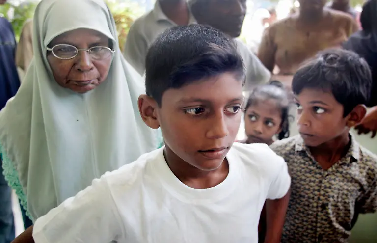 Malediven-menschen-warten