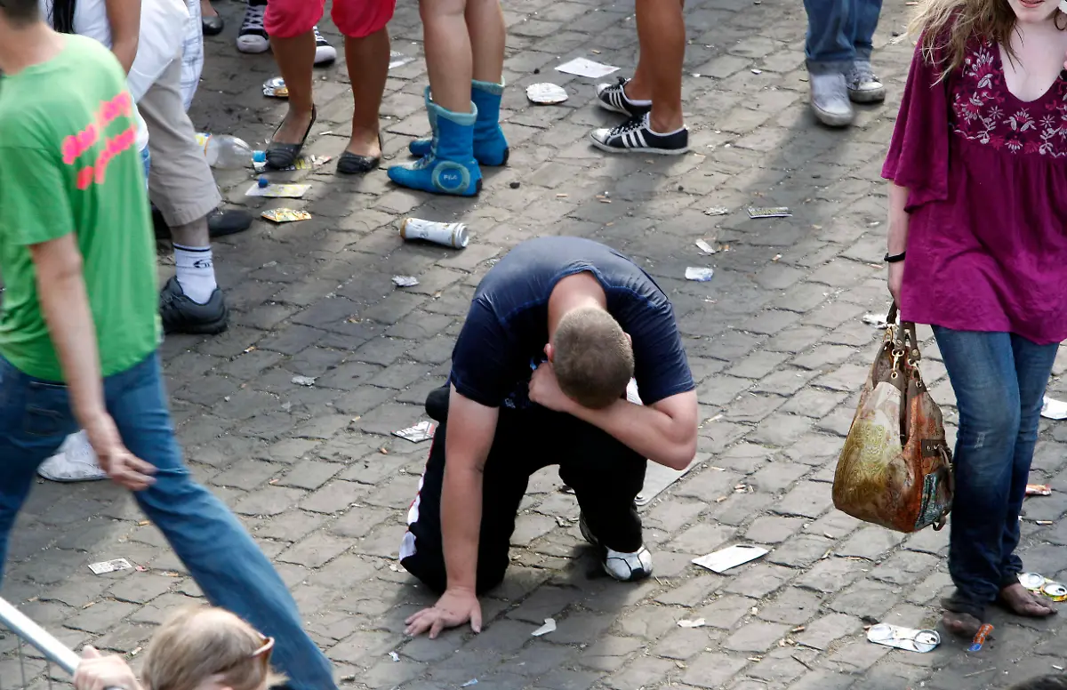 DEU-NRW-Loveparade-2010-DUS139-jpg4381152314092693184