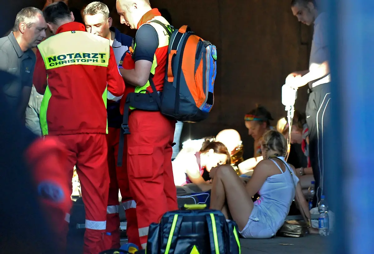 2sbw0241-jpg4150419408009080272