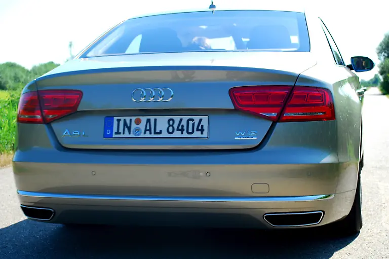 Audi-A8-Lang-19-07-2010-10-45-20