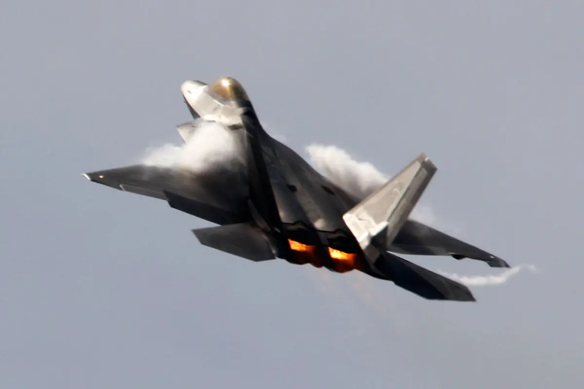 Britain-Farnborough-Airshow-LST111-jpg9028621813092572252