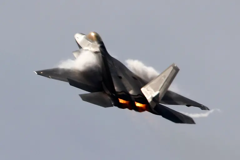 Britain-Farnborough-Airshow-LST111-jpg9028621813092572252