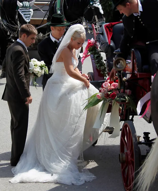 Germany-Soccer-Lahm-Wedding-LMAS109-jpg7742721933836393286