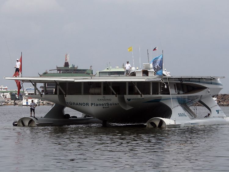 Ankunft in Manila, der ersten Station in Asien. Bis hierher hat der Katamaran bereits 37.000 Kilometer zurückgelegt.