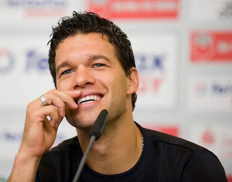 2010-07-14T134617Z-01-BER99-RTRMDNP-3-SOCCER-GERMANY-JPG1018129558686824790