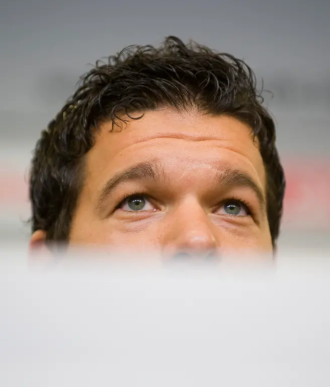 2010-07-14T134948Z-01-BER97-RTRMDNP-3-SOCCER-GERMANY-JPG1047833716516617226