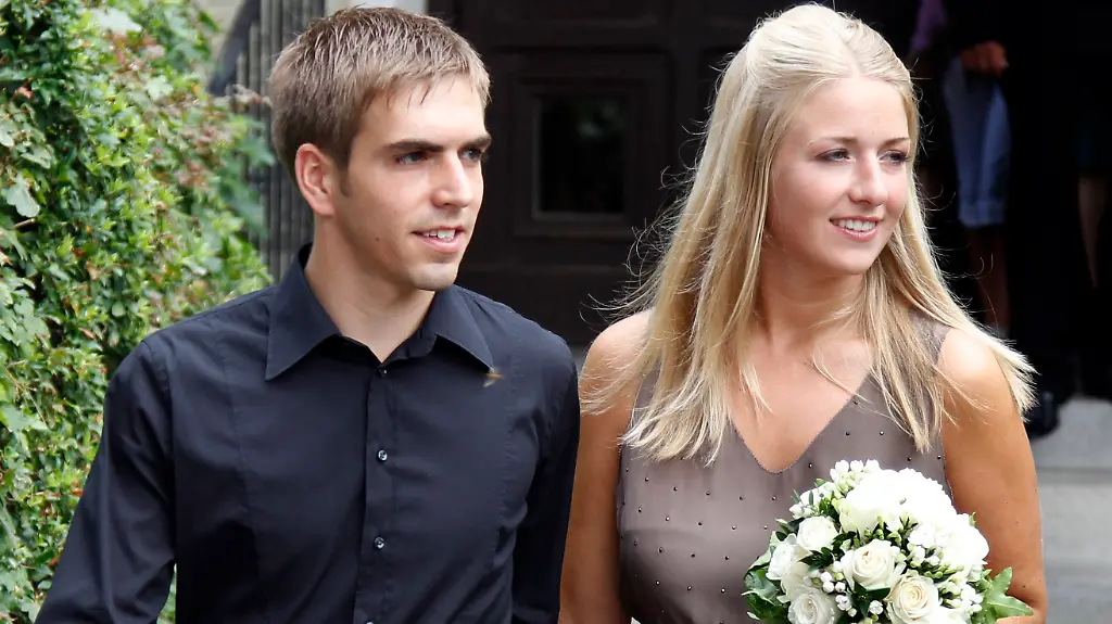 Germany-Soccer-Lahm-Wedding-LMAS104-jpg735051374294642649