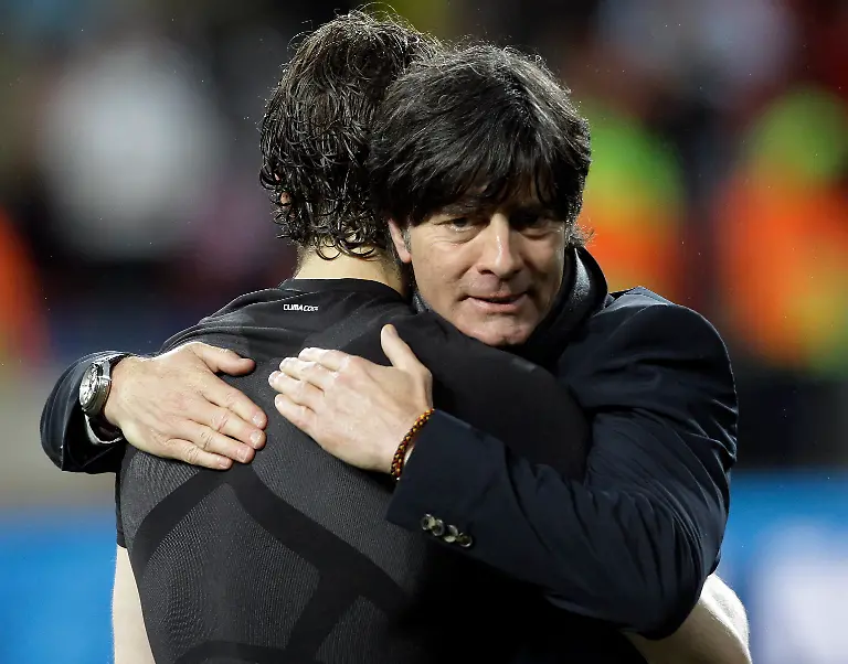 South-Africa-Soccer-WCup-Germany-Uruguay-WCUP261-jpg3619835175229786456