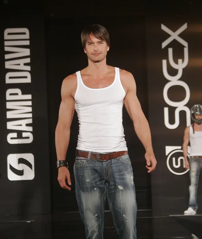 2s323607-jpg3734093453169894127