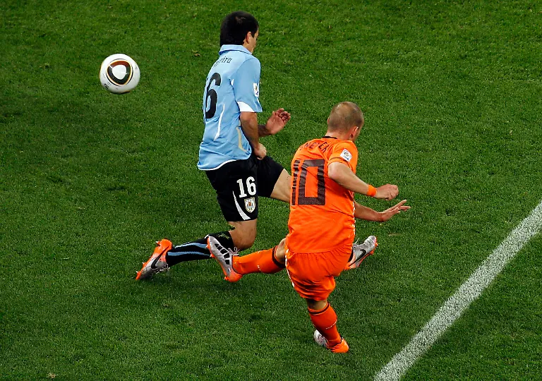 South-Africa-Soccer-WCup-Uruguay-Netherlands-WCUP292-jpg3209941200935392465