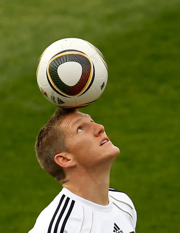 2010-07-09T123750Z-01-INA10-RTRMDNP-3-SOCCER-WORLD-JPG5757141587252093728
