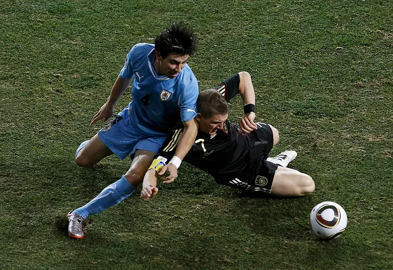 2010-07-10T183535Z-01-WCA108-RTRMDNP-3-SOCCER-WORLD-JPG8668288015304172176