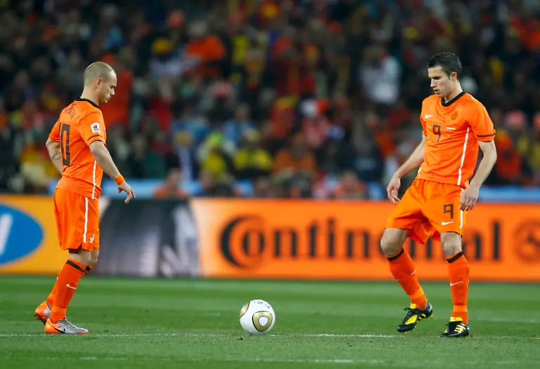 2010-07-11T183614Z-01-WCA128-RTRMDNP-3-SOCCER-WORLD-JPG6736319459881511407