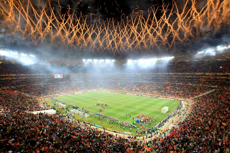 2010-07-11T215034Z-01-WCF827-RTRMDNP-3-SOCCER-WORLD-JPG1150008158661865305