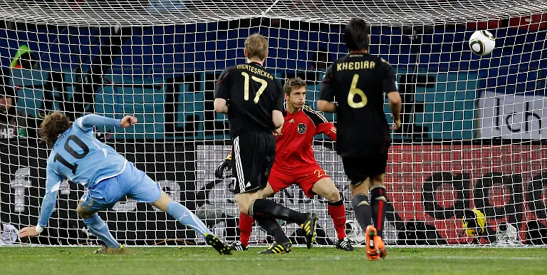 South-Africa-Soccer-WCup-Germany-Uruguay-WCUP183-jpg3103587793839004489