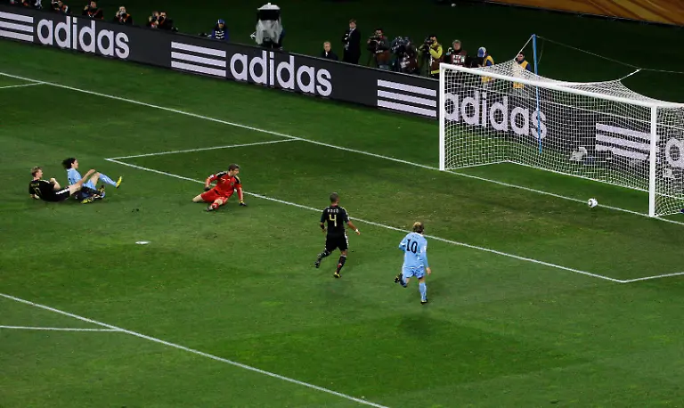 CORRECTION-South-Africa-Soccer-WCup-Germany-Uruguay-WCUP149-jpg9017707669968954390