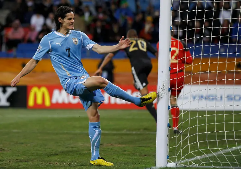 2010-07-10T200026Z-01-WCA145-RTRMDNP-3-SOCCER-WORLD-JPG4947873995369779945