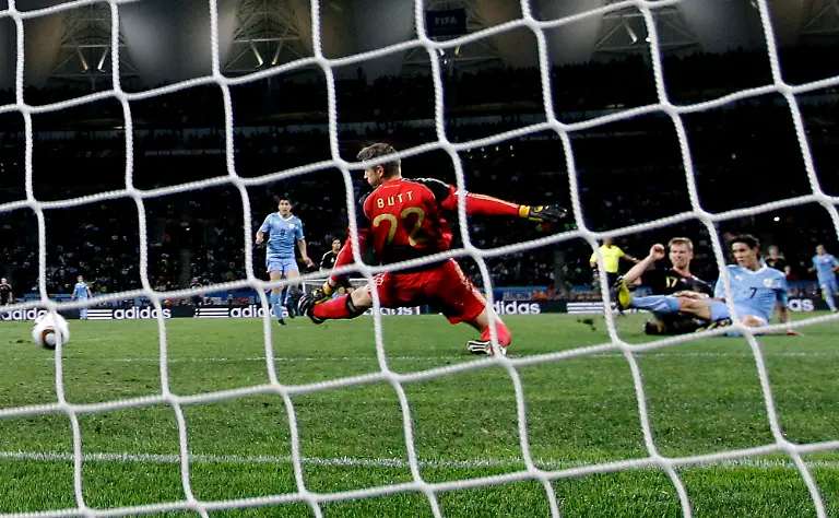 CORRECTION-South-Africa-Soccer-WCup-Germany-Uruguay-WCUP140-jpg4777809910859035002