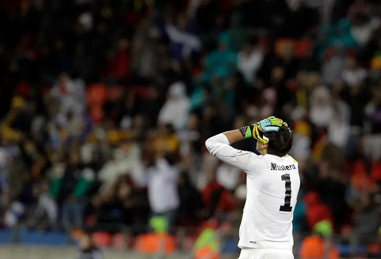 South-Africa-Soccer-WCup-Germany-Uruguay-WCUP252-jpg741075385053563069