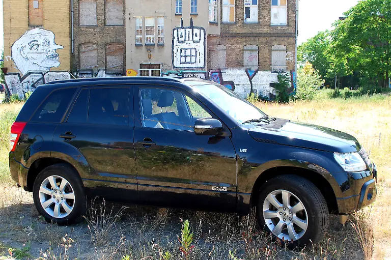 Suzuki-Grand-Vitara-27-06-2010-15-18-35