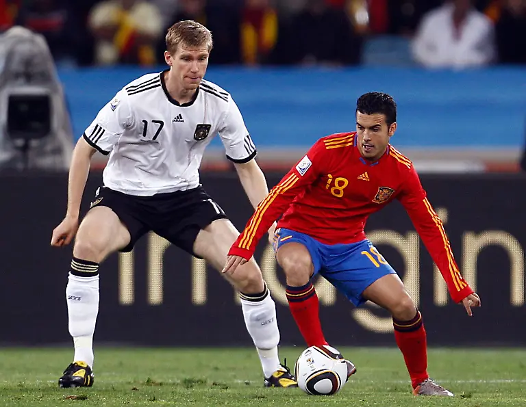 2010-07-07T183648Z-01-WCP332-RTRMDNP-3-SOCCER-WORLD-JPG5445810715816040495
