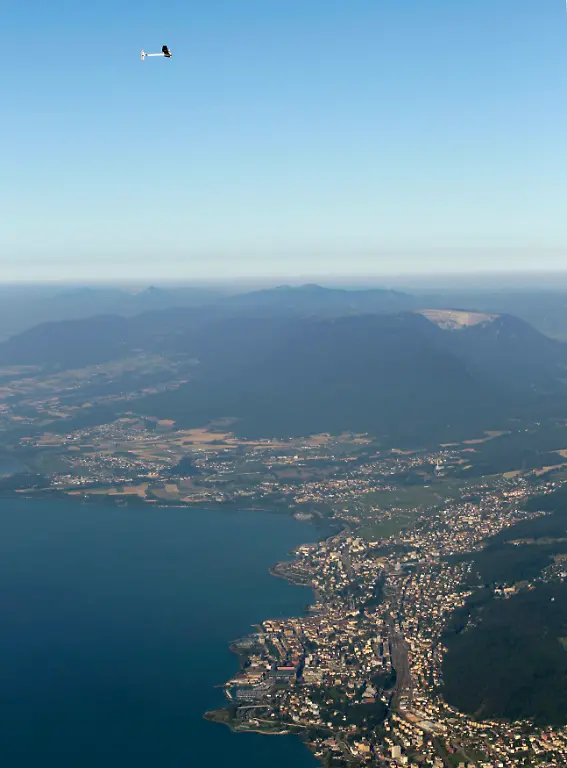 2010-07-07T073100Z-01-DBA05A-RTRMDNP-3-SWISS-SOLARPLANE-JPG2293647366383619767