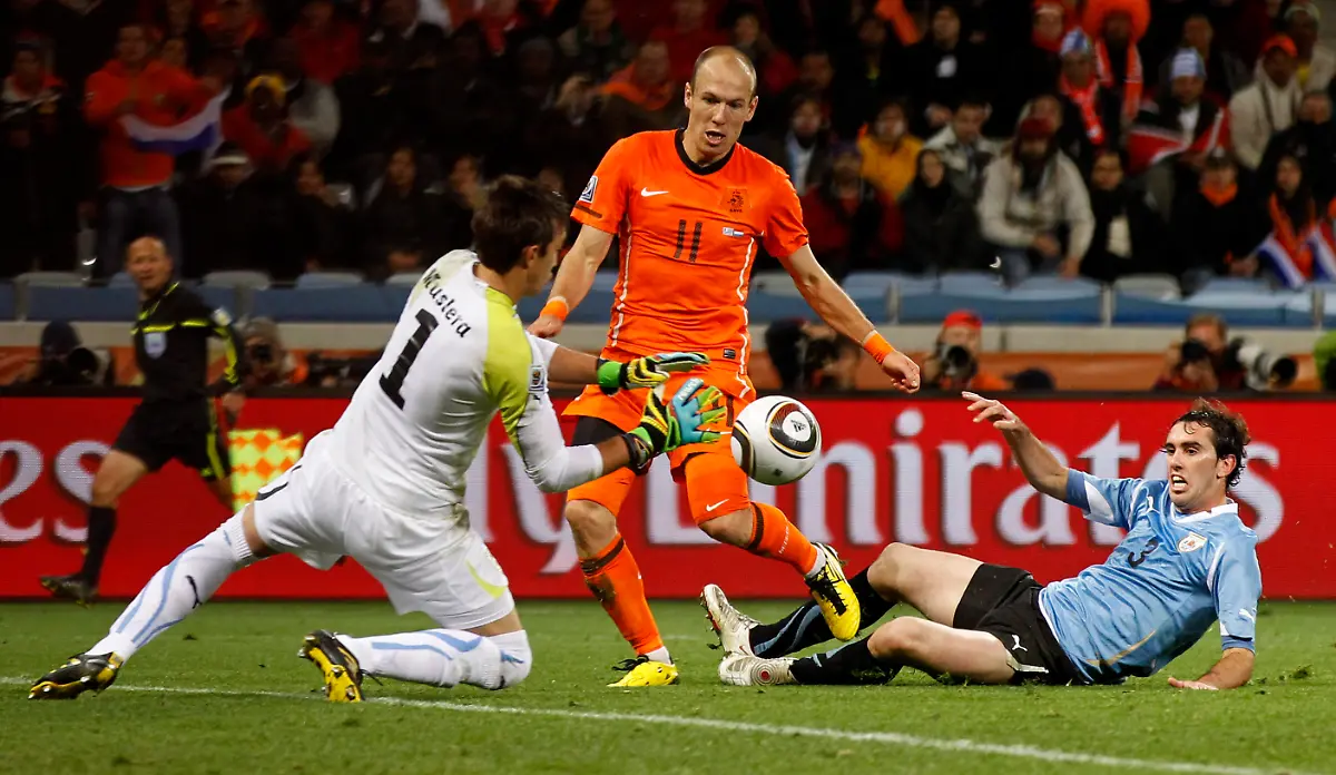 South-Africa-Soccer-WCup-Uruguay-Netherlands-WCUP411-jpg6244118996825670848