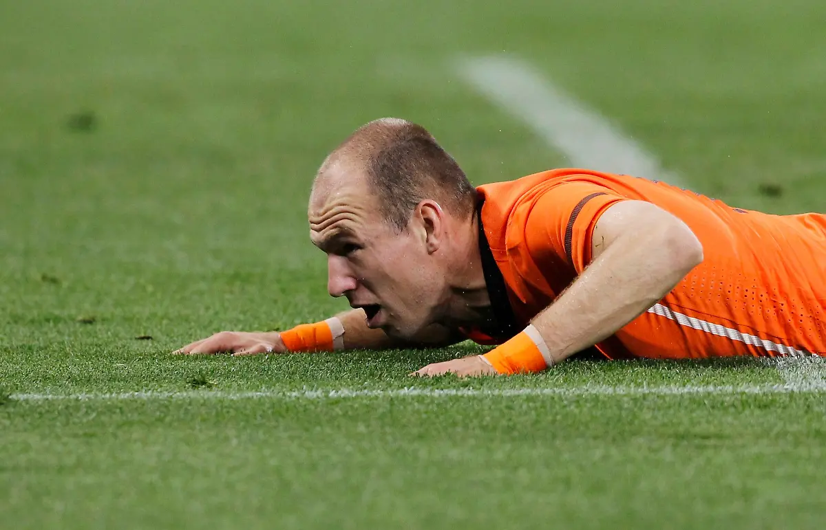 2010-07-06T191840Z-01-WCP518-RTRMDNP-3-SOCCER-WORLD-JPG8199793437285116529