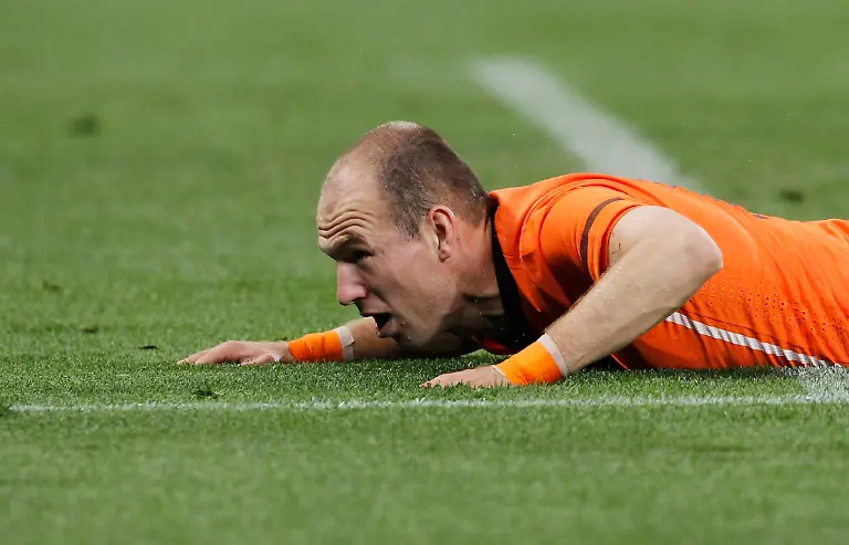 2010-07-06T191840Z-01-WCP518-RTRMDNP-3-SOCCER-WORLD-JPG8199793437285116529