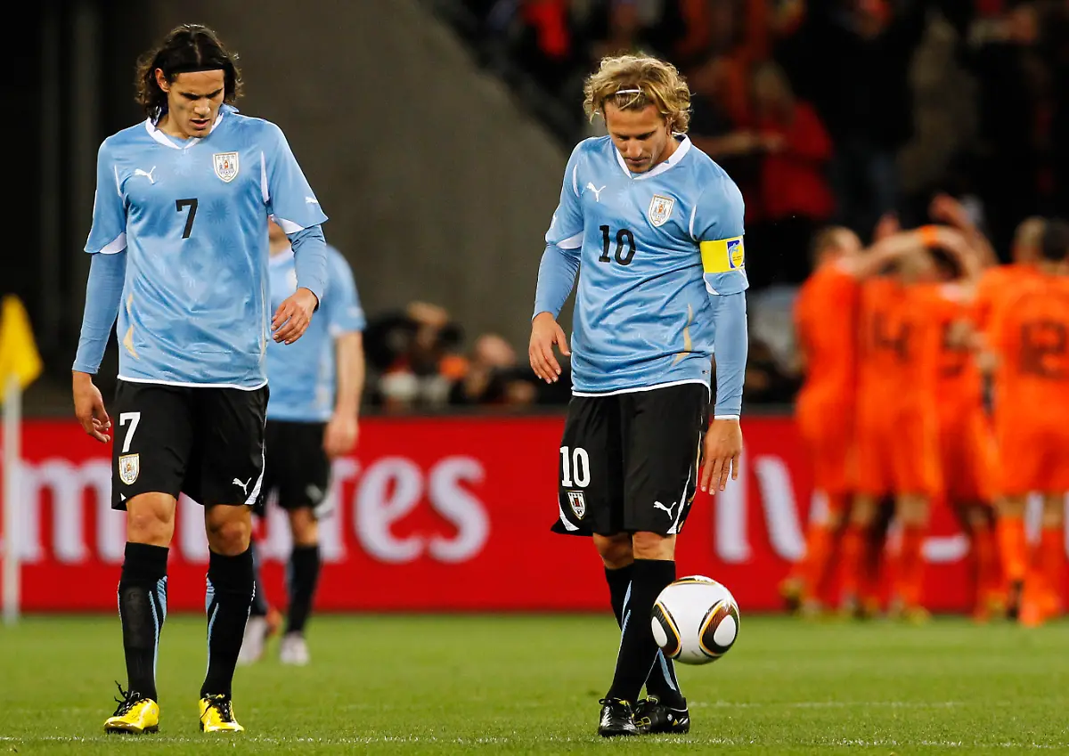 South-Africa-Soccer-WCup-Uruguay-Netherlands-WCUP148-jpg8593447534244772538