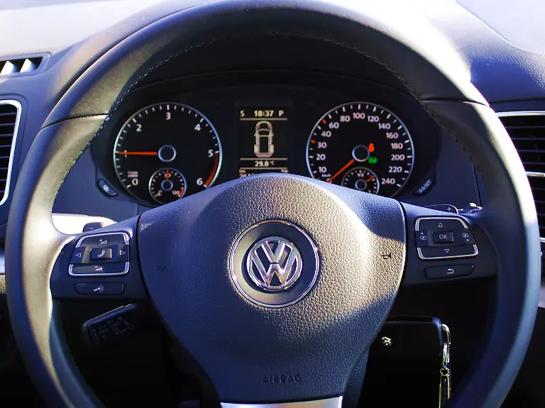 VW-Sharan-2010-07-04-13-32-57-1