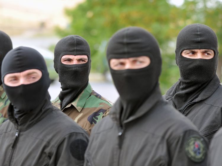 Kosovarische Eliteeinheiten hatten die Kontrolle der zwei Übergänge übernommen.