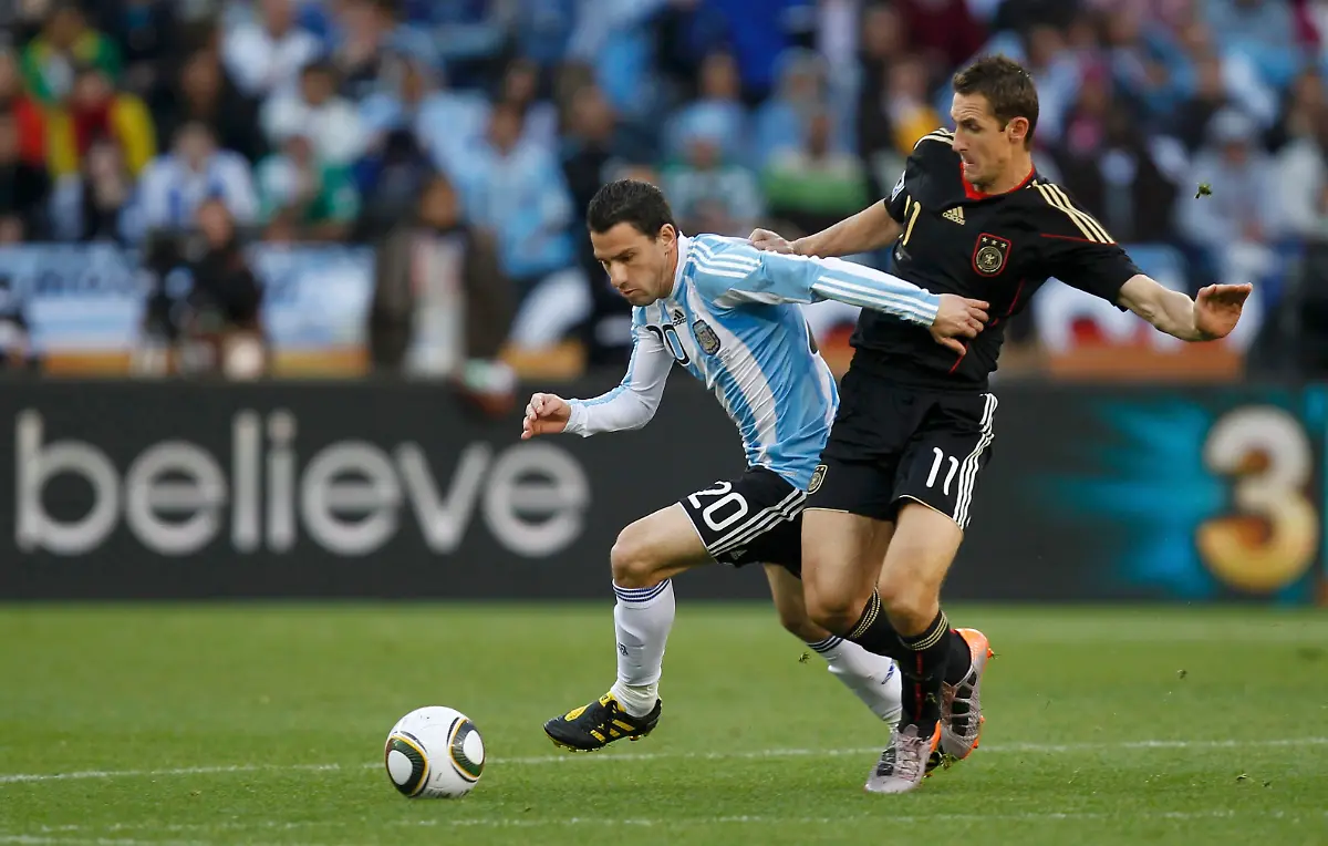 2010-07-03T142118Z-01-WCA126-RTRMDNP-3-SOCCER-WORLD-JPG4882702234288388157