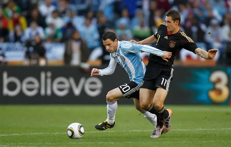 2010-07-03T142118Z-01-WCA126-RTRMDNP-3-SOCCER-WORLD-JPG4882702234288388157