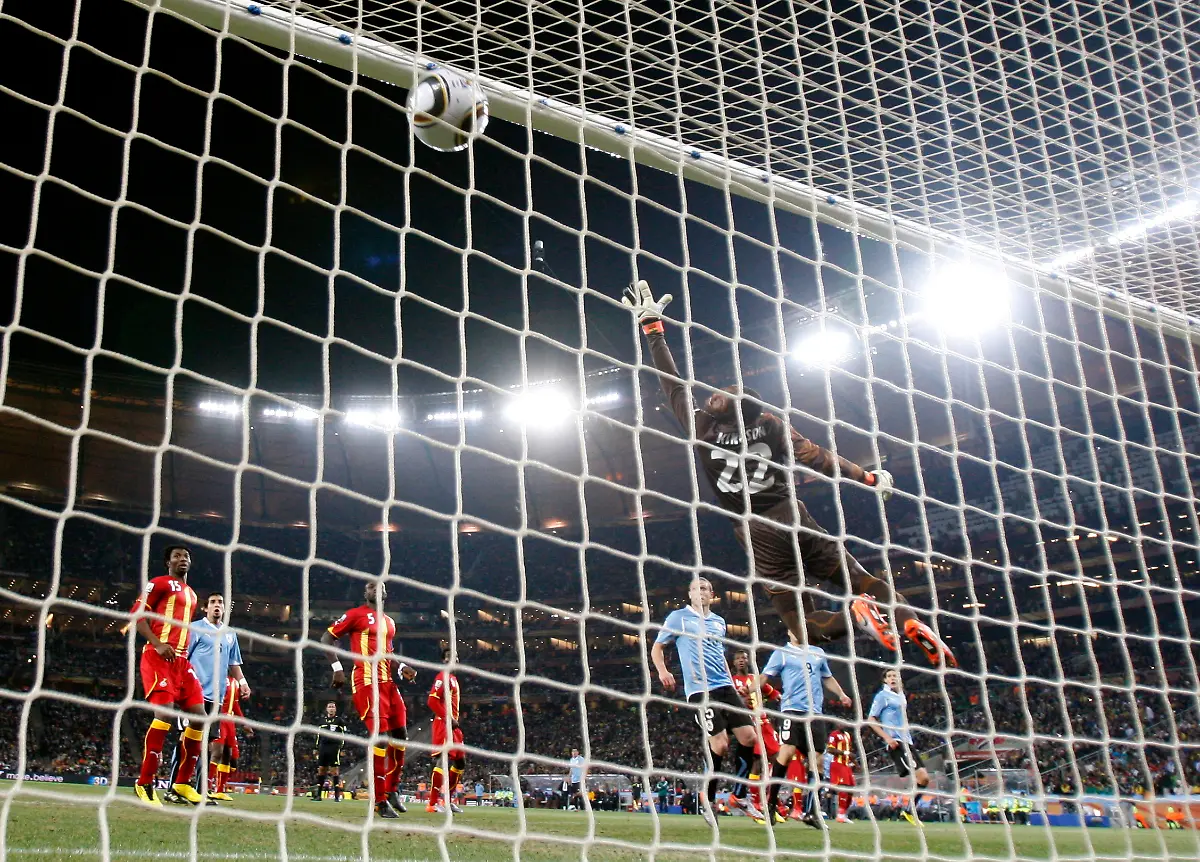 South-Africa-Soccer-WCup-Uruguay-Ghana-WCUP618-jpg1044384104788834630