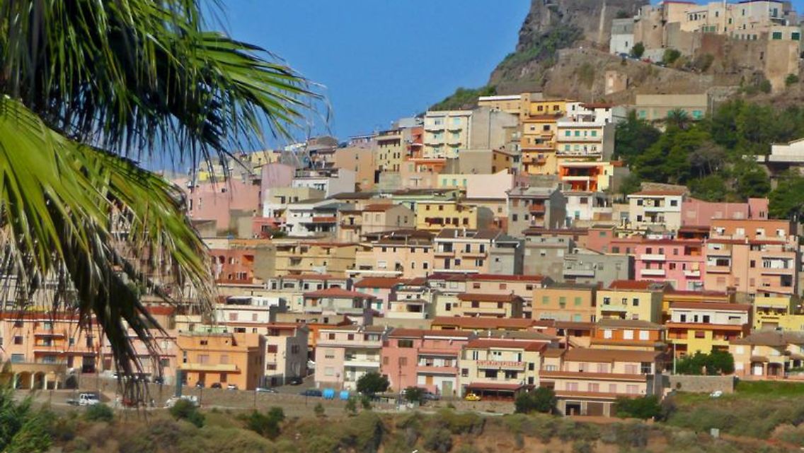 Mittelalterliche Atmosphäre erwartet Besucher in der mehr als 100 Meter hoch gelegenen Festung von Castelsardo.