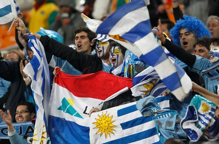 2010-07-02T213512Z-01-WCC535-RTRMDNP-3-SOCCER-WORLD-JPG1113272860935736161