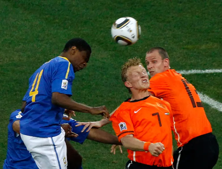 2010-07-02T150814Z-01-WCA416-RTRMDNP-3-SOCCER-WORLD-JPG4178921128051199944