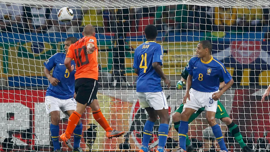 2010-07-02T153834Z-01-WCA171-RTRMDNP-3-SOCCER-WORLD-JPG7671476426316123547