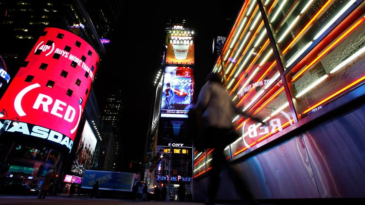 Bald leuchtet es auch chinesisch am New Yorker Times Square.