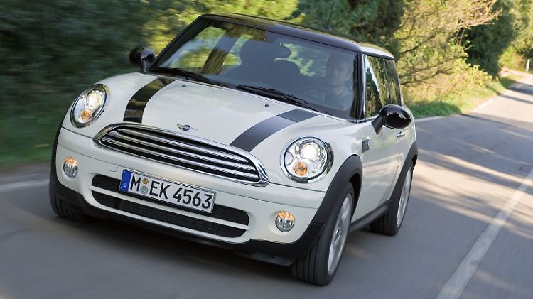 Unterwegs mit 3,9 Litern auf 100 Kilometer? Mini verspricht große Sparsamkeit.