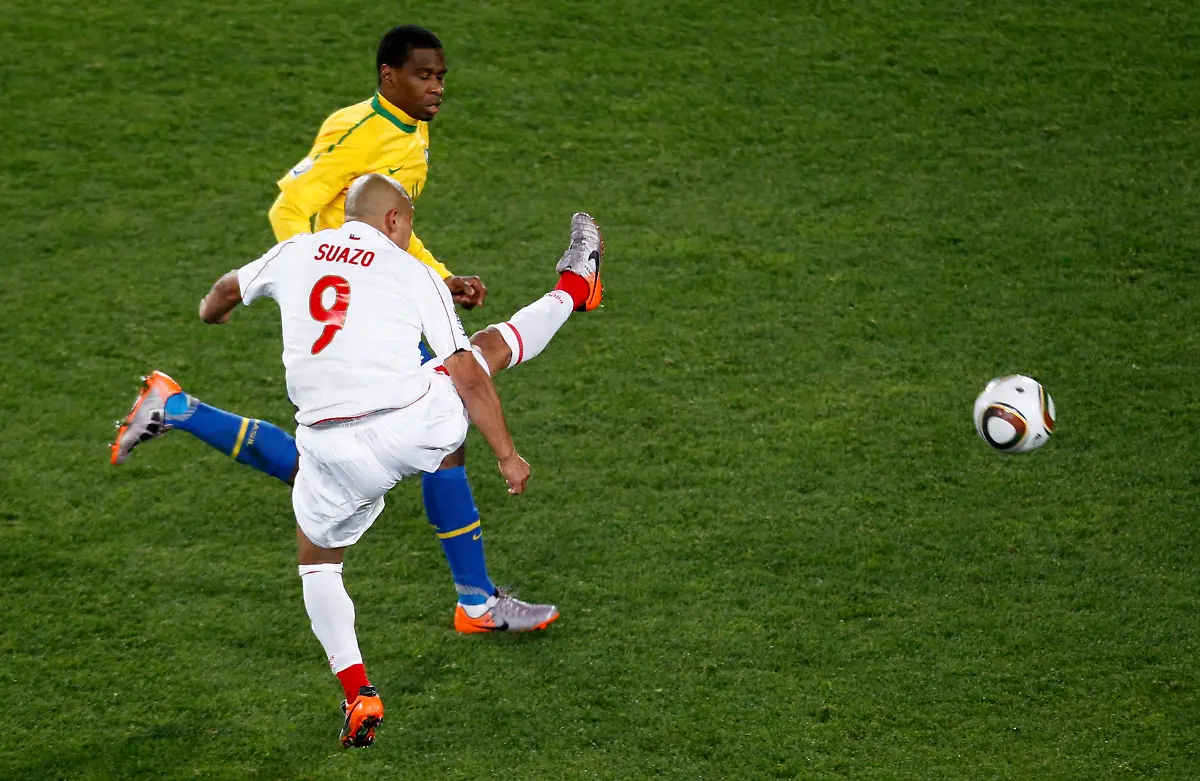 2010-06-28T202029Z-01-WCA427-RTRMDNP-3-SOCCER-WORLD-JPG6125627831905077217