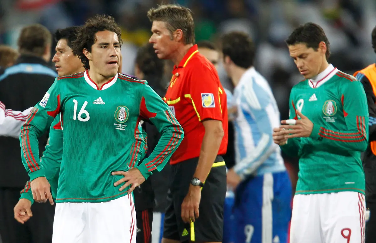 2010-06-27T203610Z-01-WCB193-RTRMDNP-3-SOCCER-WORLD-JPG210958057109187567