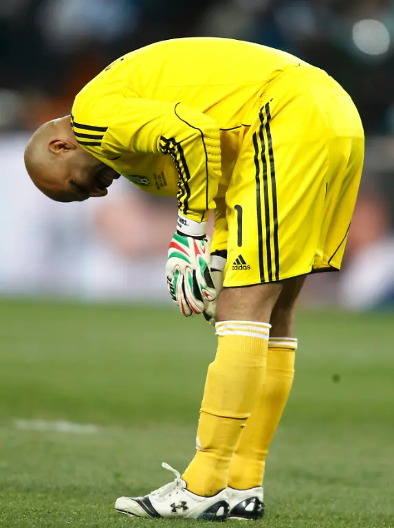 2010-06-27T203405Z-01-WCB191-RTRMDNP-3-SOCCER-WORLD-JPG7625884391753503791