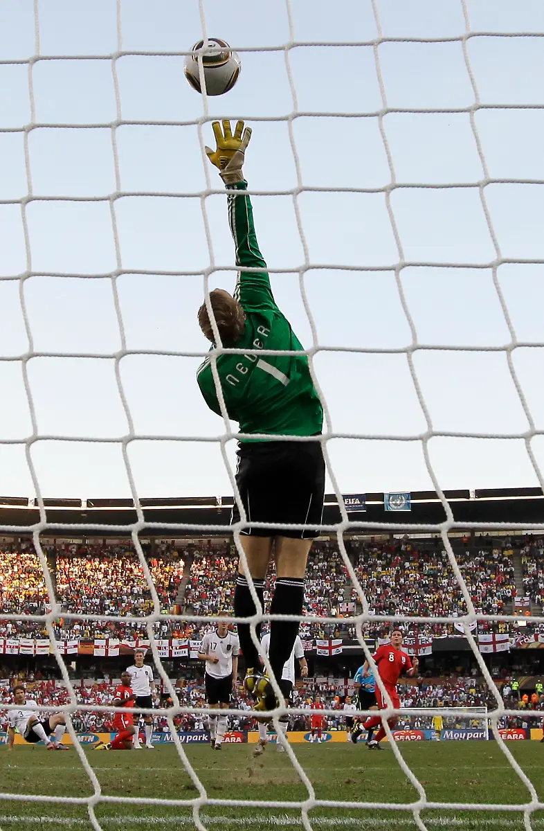 South-Africa-Soccer-WCup-Germany-England-WCUP222-jpg9097630410133381094