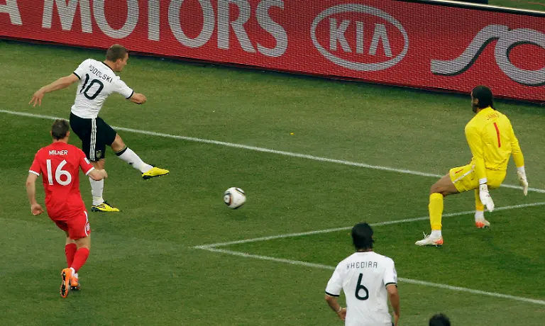 South-Africa-Soccer-WCup-Germany-England-WCUP181-jpg7404999660661656971