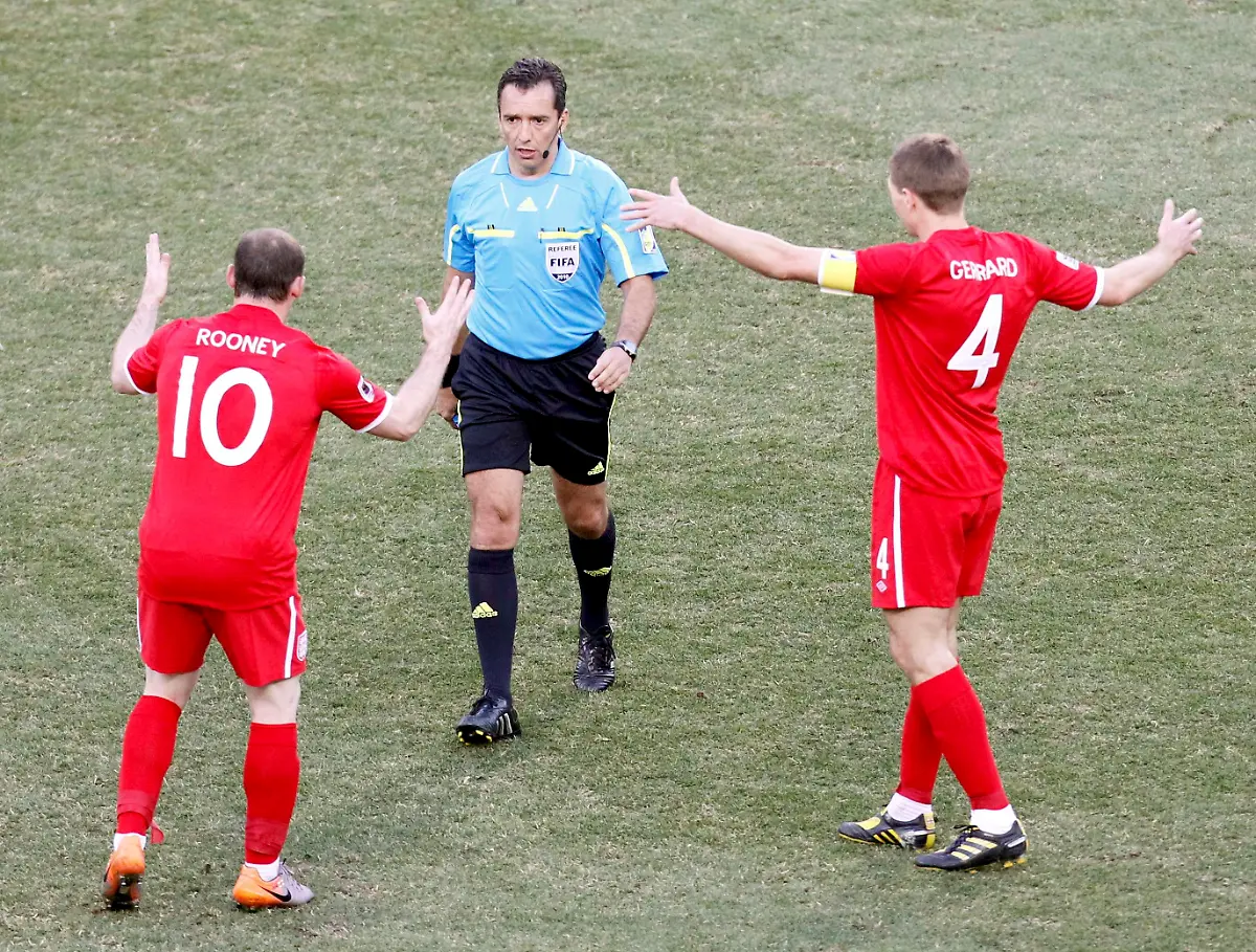 2010-06-27T144620Z-01-WCP317-RTRMDNP-3-SOCCER-WORLD-JPG3070975547938928914